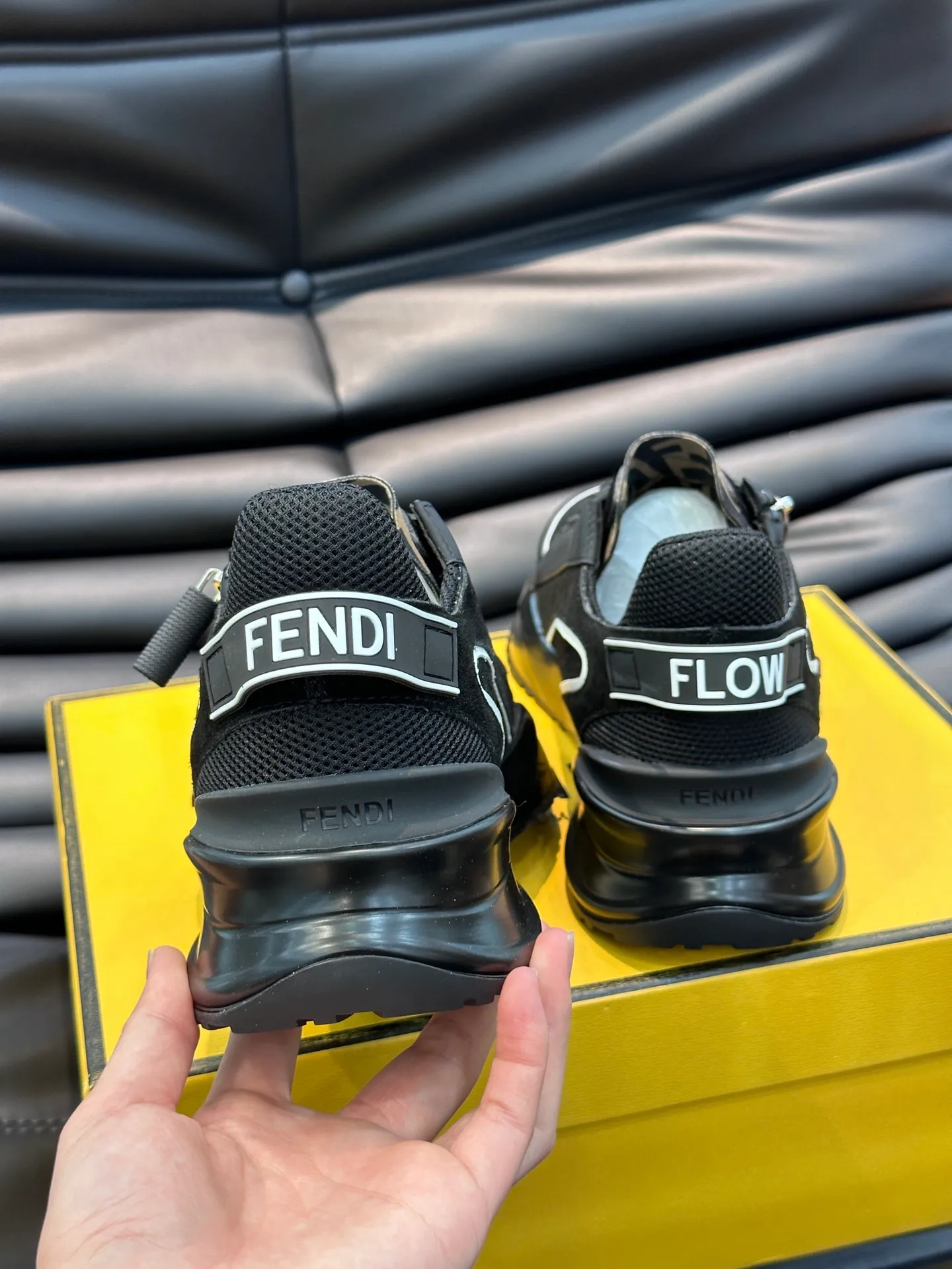 Men's shoes 💰p560 "Fend*" new men's casual sports shoes, equipped with elastic straps, side zippers, and corrugated soles engraved with F. Embossed Fendi Flow lettering on the heel. Made of technical fabric and a mix of blue and suede. Decorated with Lycra® details. FF graphic tongue. Ultra-light and wear-resistant EVA sole. Size: 38-44